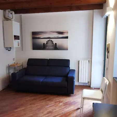 Lägenhet Bilocale In Corte Ristrutturata *