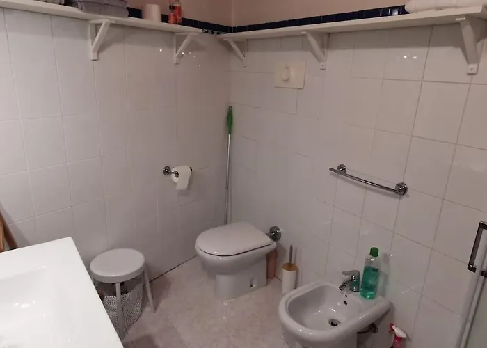 Bilocale In Corte Ristrutturata * Angera